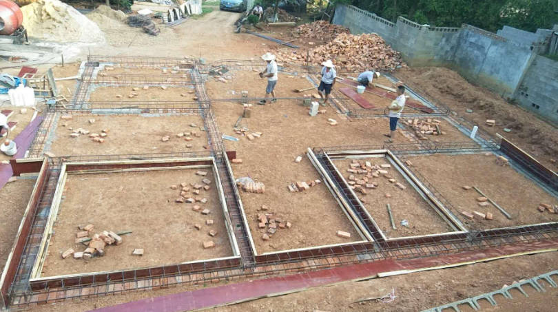 自建房地基.jpg 自建房地基.jpg